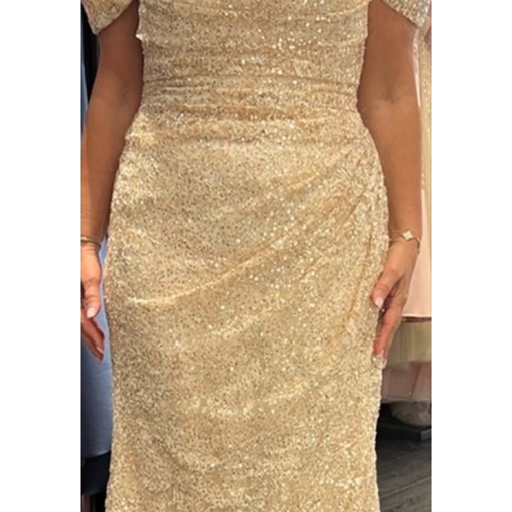 Elegant Gold Sequin Maxi Dress with Off-Shoulder Detail